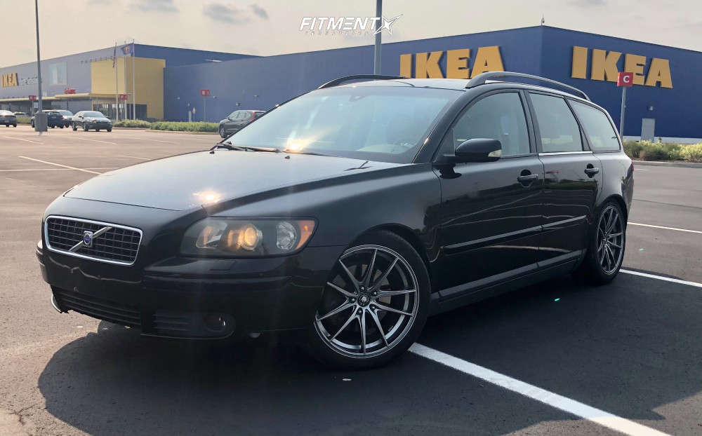 2005 Volvo V50 T5 with 18x8 Konig Oversteer and Pirelli 235x40 on Coilovers  | 1795927 | Fitment Industries