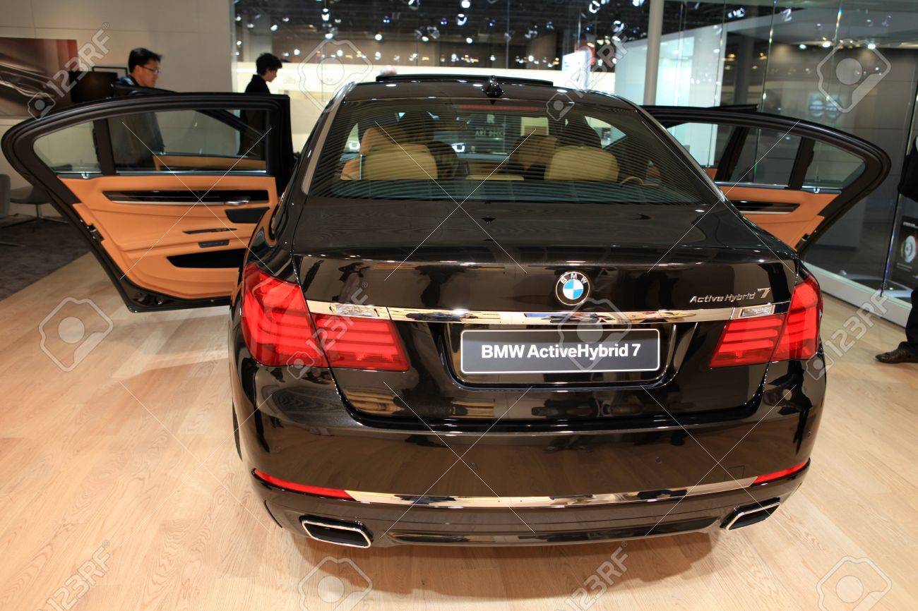 The New BMW 7 Series ActiveHybrid Displayed At The 2010 Paris Motor Show On  September 30, 2012 In Paris Stock Photo, Picture And Royalty Free Image.  Image 15944390.