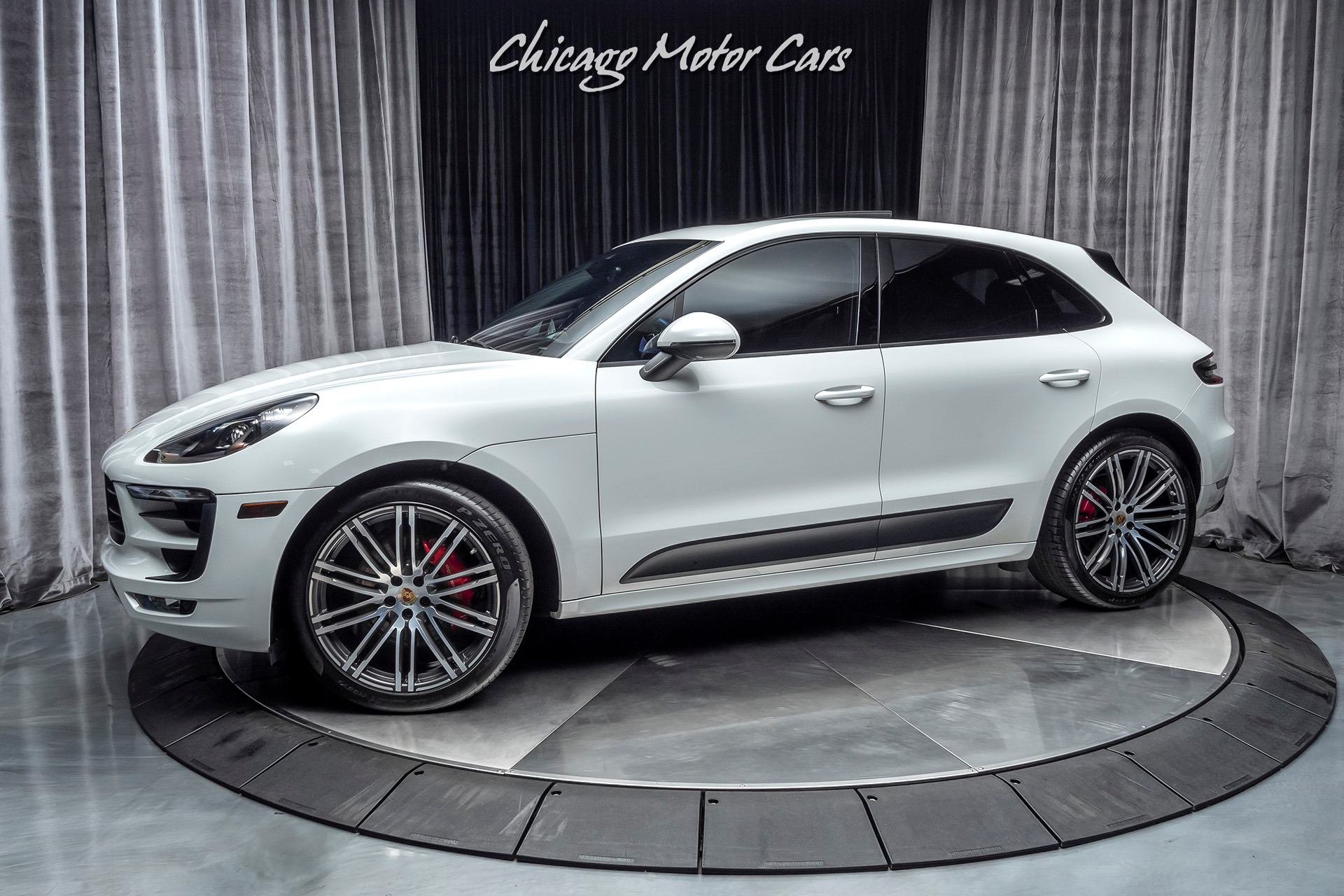 Used 2017 Porsche Macan GTS Premium Plus - 21 Wheels - Red Leather! For  Sale (Special Pricing) | Chicago Motor Cars Stock #16816A