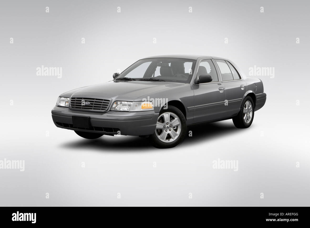 2006 Ford Crown Victoria LX Sport in Gray - Front angle view Stock Photo -  Alamy