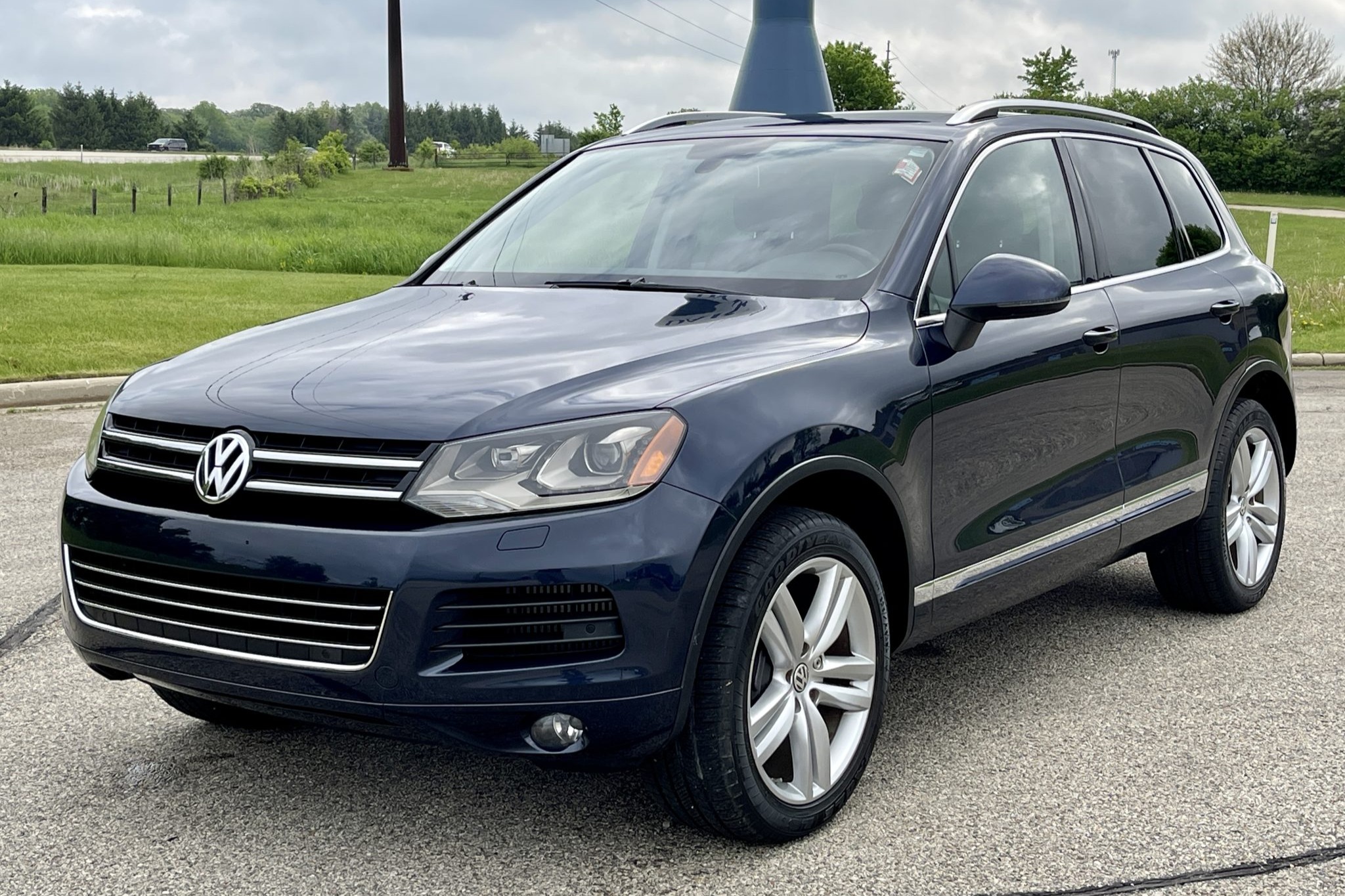 No Reserve: 35k-Mile 2012 Volkswagen Touareg Executive TDI for sale on BaT  Auctions - sold for $28,500 on June 7, 2022 (Lot #75,531) | Bring a Trailer