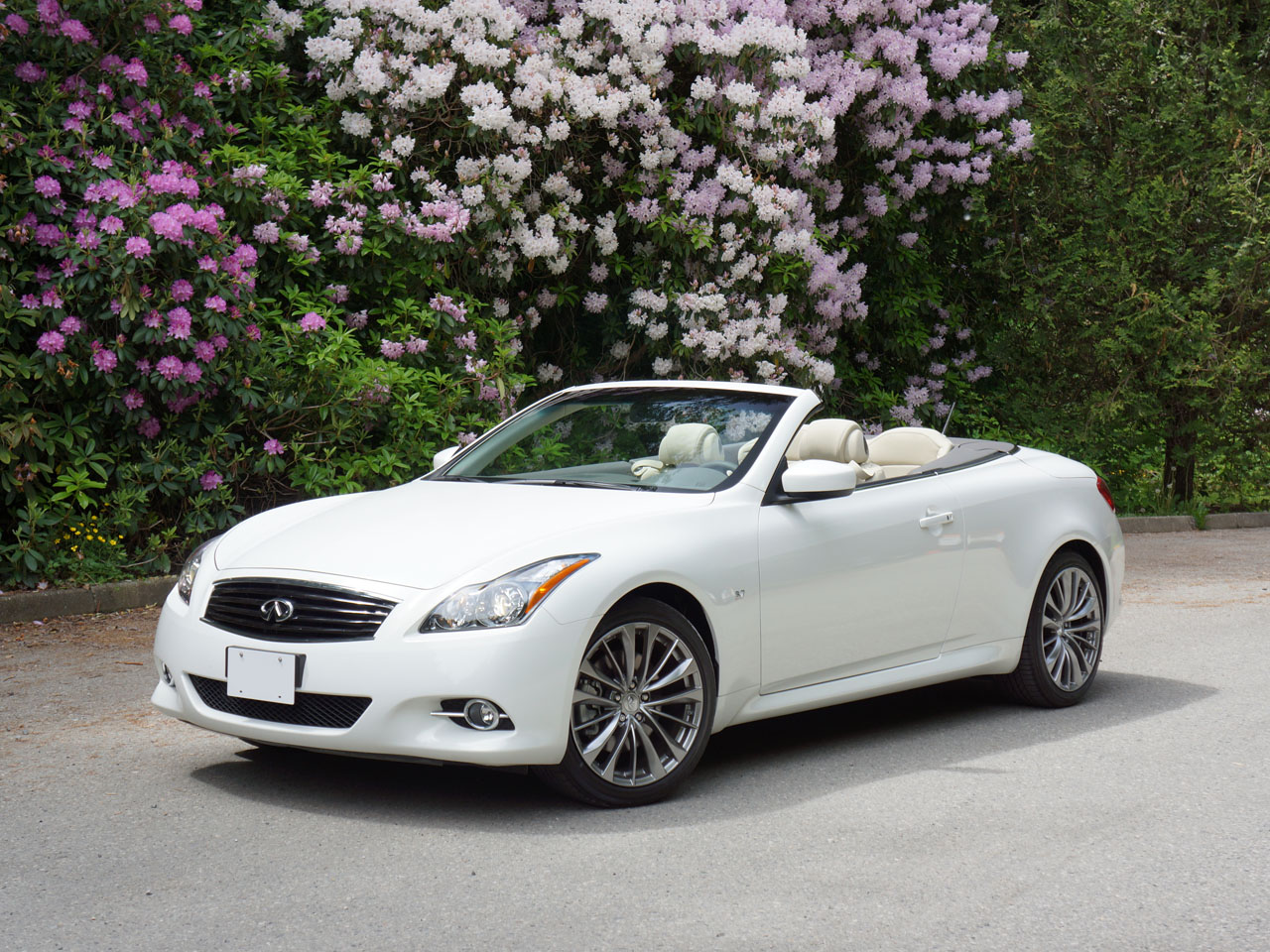 2014 Infiniti Q60 Convertible Road Test Review | The Car Magazine