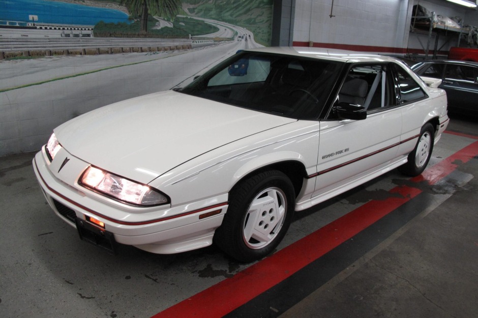 No Reserve: 14k-Mile 1990 Pontiac Grand Prix SE Coupe for sale on BaT  Auctions - sold for $7,000 on August 26, 2022 (Lot #82,613) | Bring a  Trailer