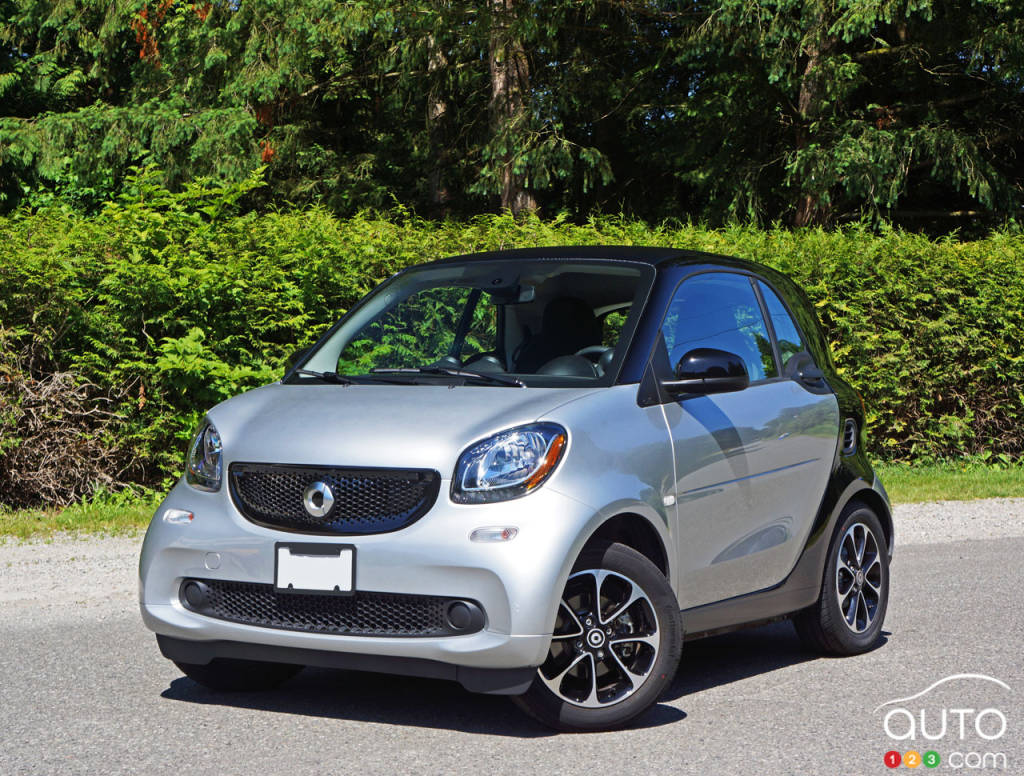 2016 smart fortwo passion Road Test | Car Reviews | Auto123
