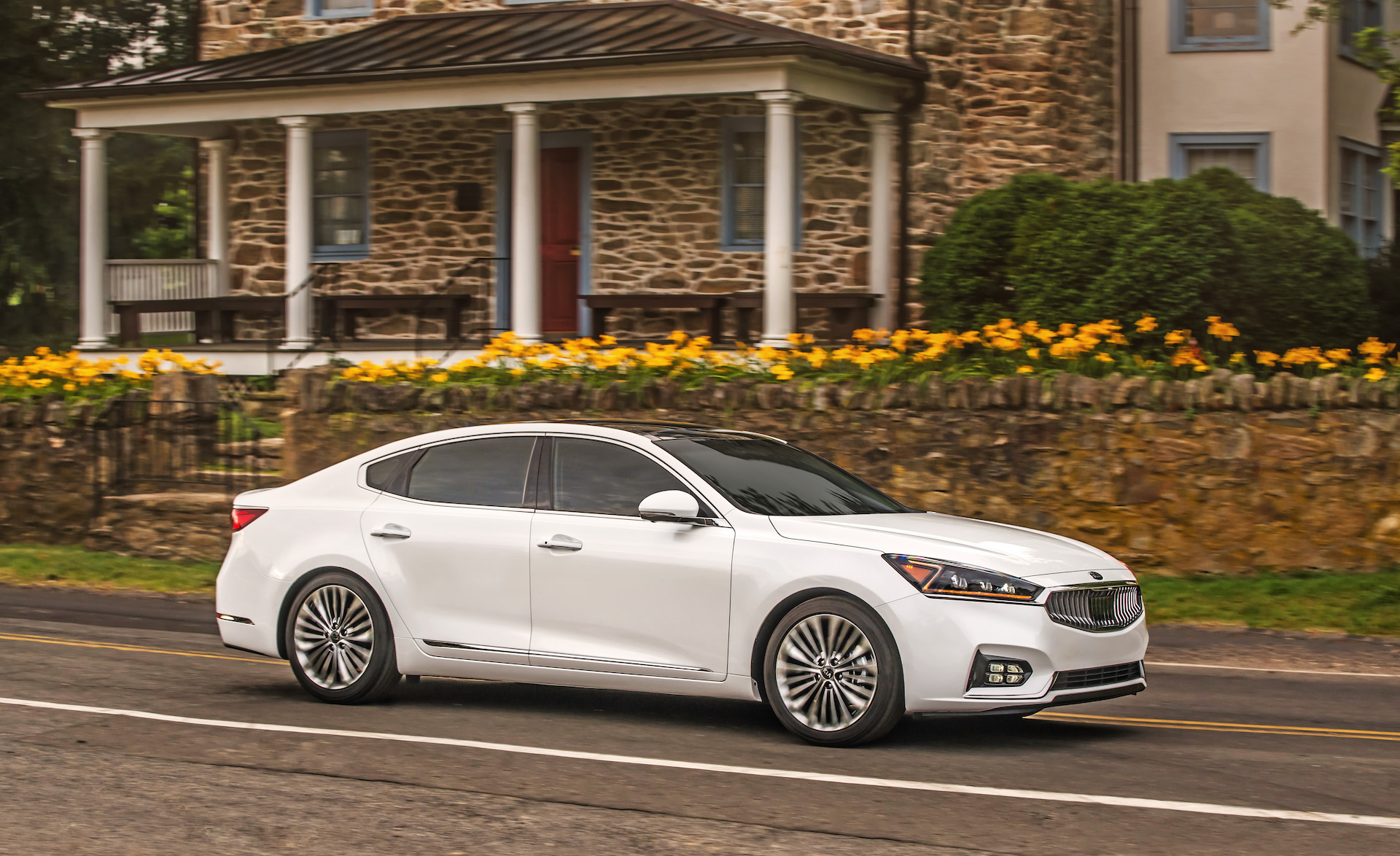 2018 Kia Cadenza Review, Ratings, Specs, Prices, and Photos - The Car  Connection