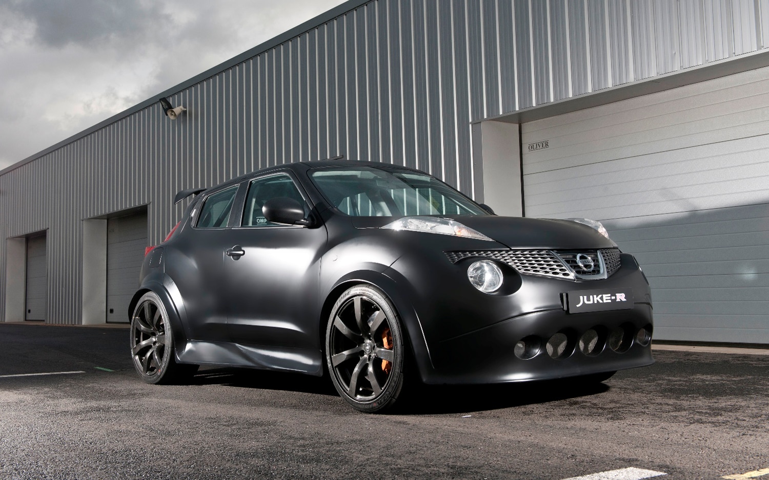 Juke-R Specs Revealed, Nissan Claims World's Fastest Crossover: 0-62 MPH in  3.7 Seconds