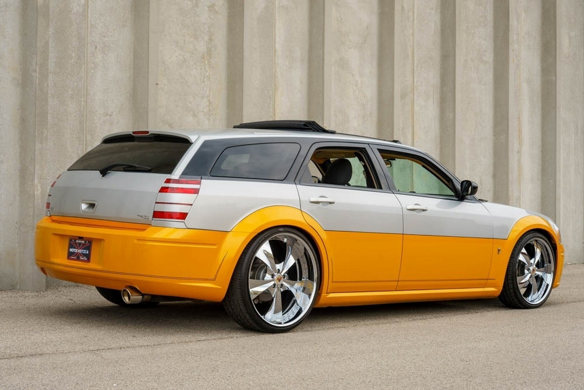 George Barris-Designed Dodge Magnum Custom Build Is Really Something |  Carscoops