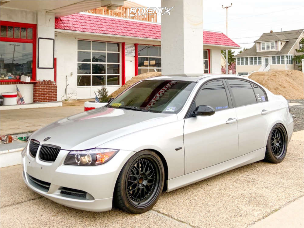 2006 BMW 325i Base with 18x8.5 ESR Sr01 and Nitto 225x35 on Coilovers |  1711764 | Fitment Industries