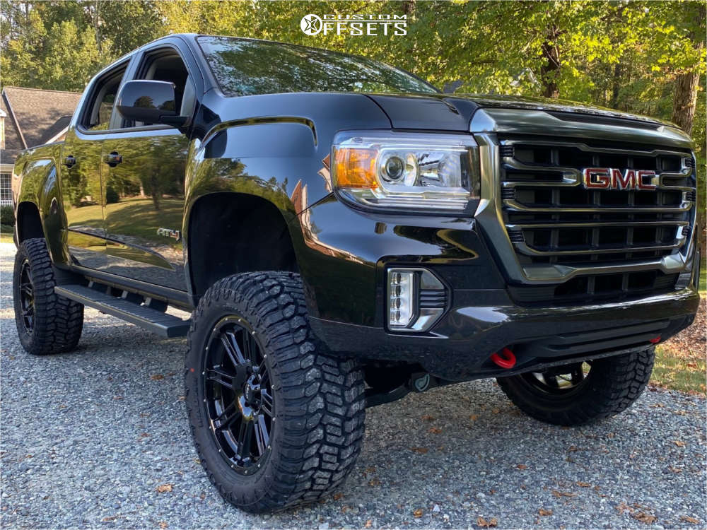 2021 GMC Canyon with 20x9 Helo He900 and 35/12.5R20 Radar Renegade Rt Plus  and Suspension Lift 6" | Custom Offsets
