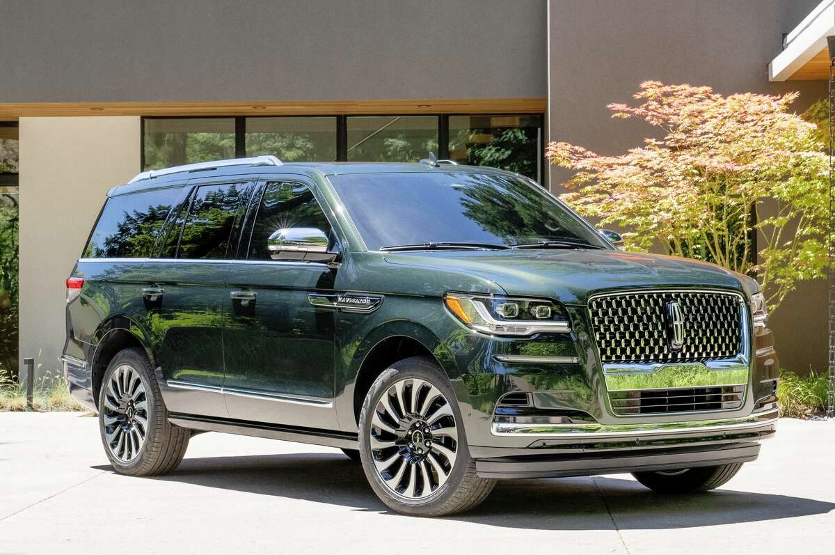 Lincoln updates its Navigator SUV for 2022; three crossovers available