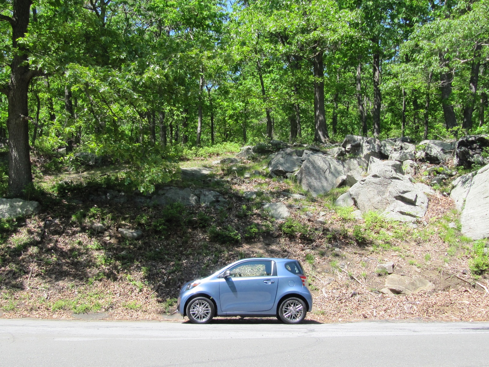2012 Scion iQ: The 37-MPG Minicar We Wish We Liked Better