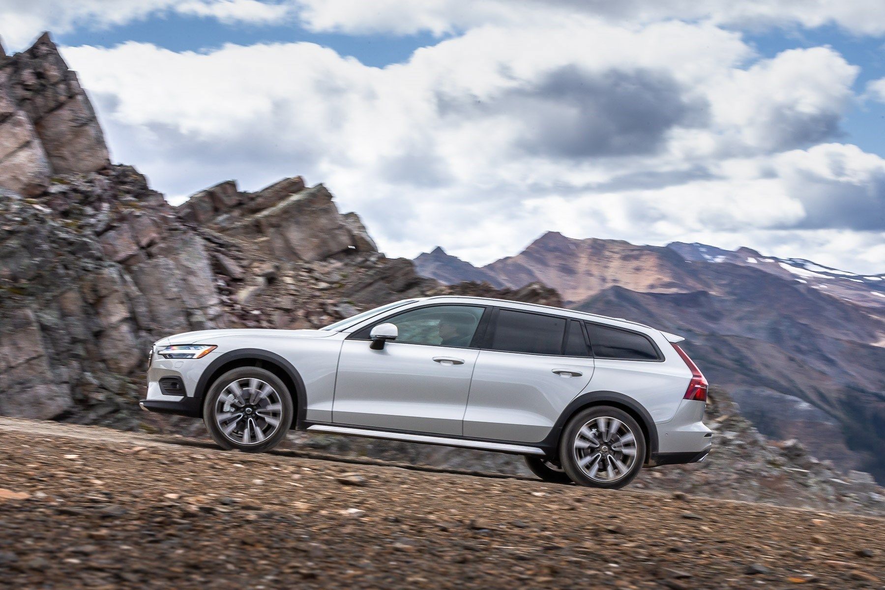 The 2021 Volvo V60 Cross Country May Be the Best Daily Driver