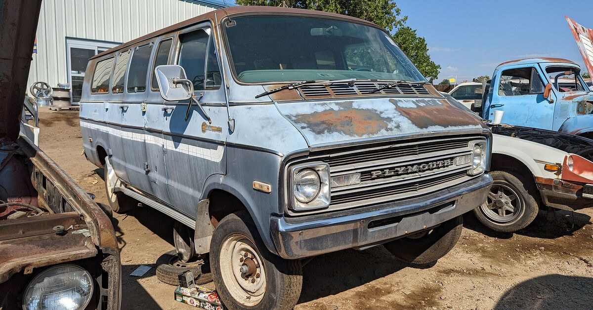 Junkyard Find: 1977 Plymouth Voyager Conversion Van | The Truth About Cars