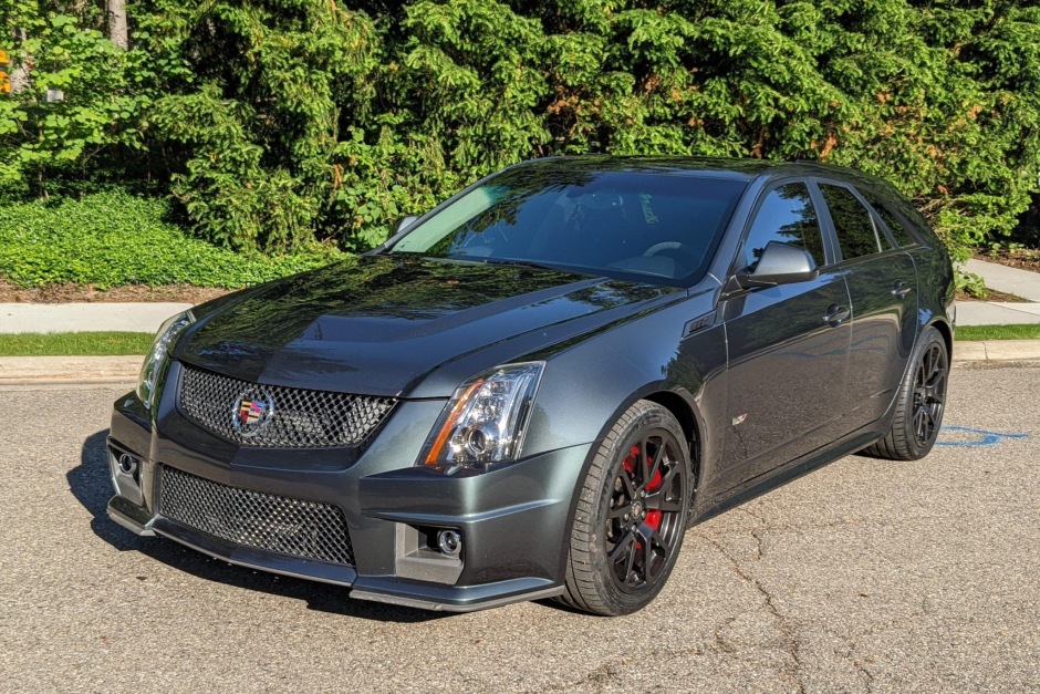 36k-Mile 2013 Cadillac CTS-V Wagon 6-Speed for sale on BaT Auctions - sold  for $64,350 on June 19, 2022 (Lot #76,537) | Bring a Trailer