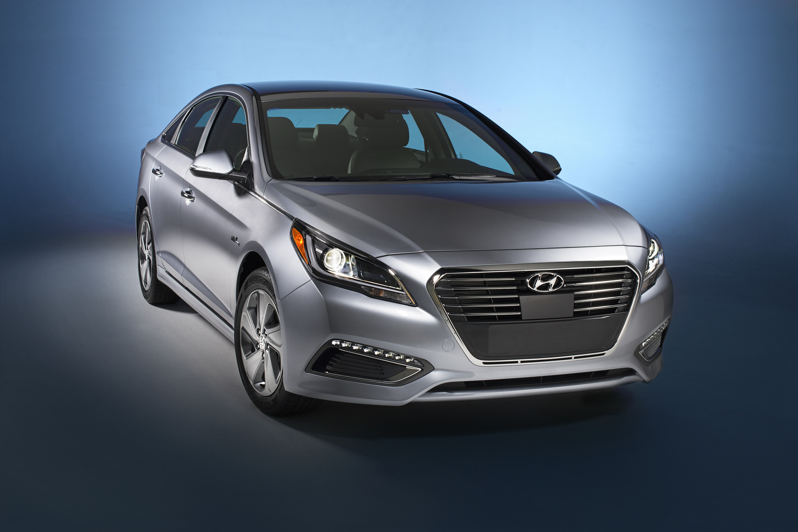 2016 Hyundai Sonata Plug-In Hybrid Expected To Deliver Class-Leading 22  Mile All-Electric Range