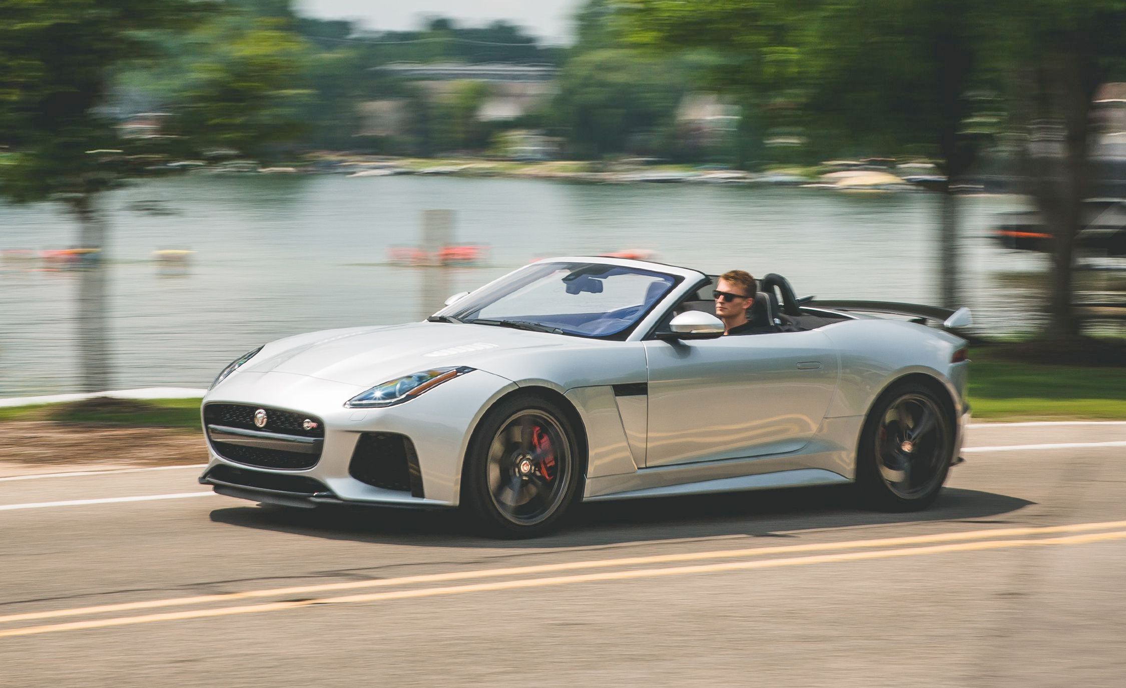 2019 Jaguar F-type R Review, Pricing, and Specs