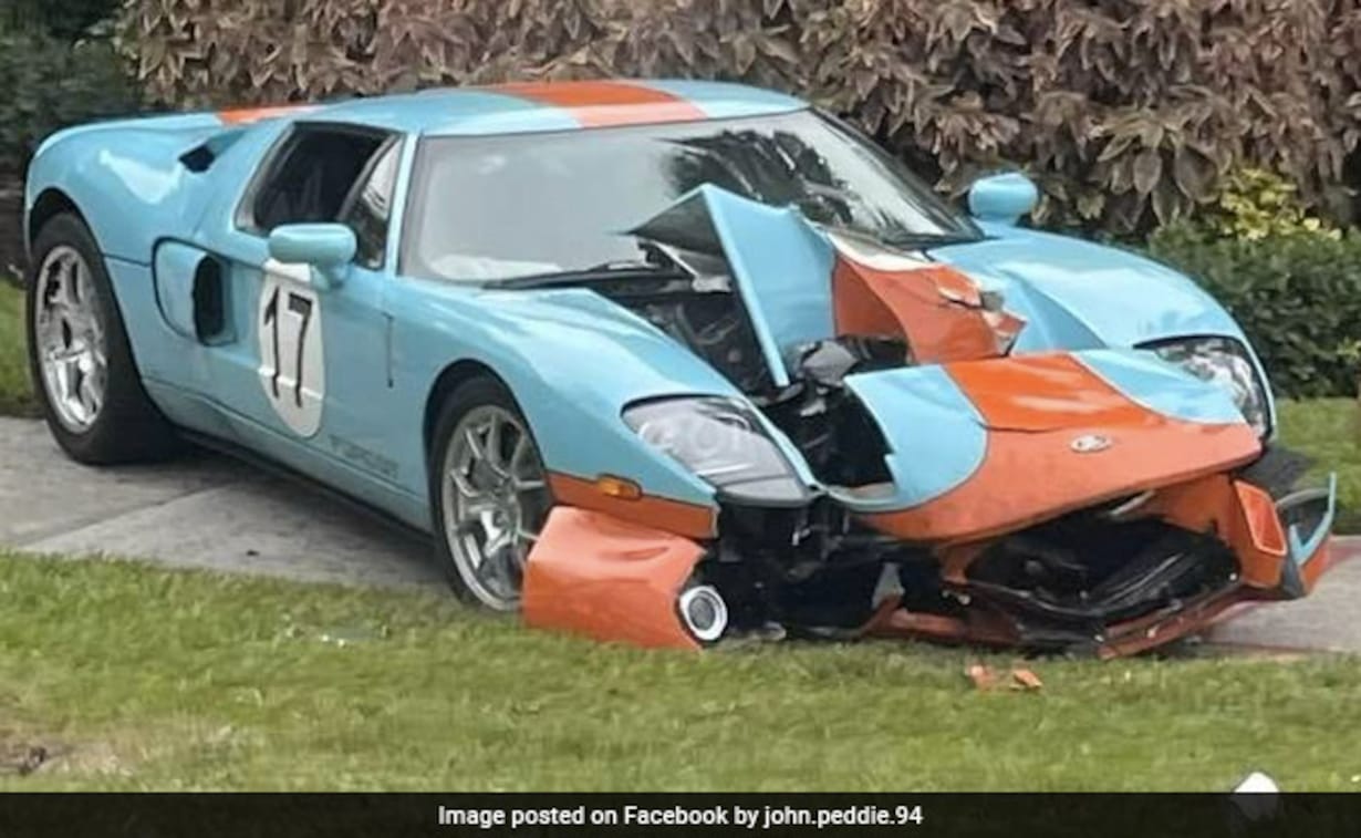 Florida Man Crashes $704,000 Ford GT As He Was "Unfamiliar" With Manual  Transmission