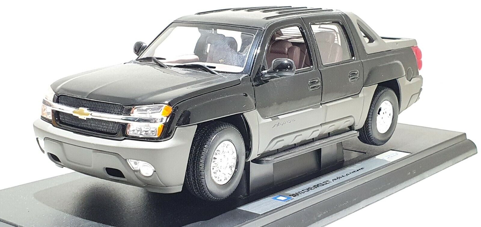 1/18 Welly CHEVY CHEVROLET AVALANCHE BLACK diecast pick up truck car Model  | eBay