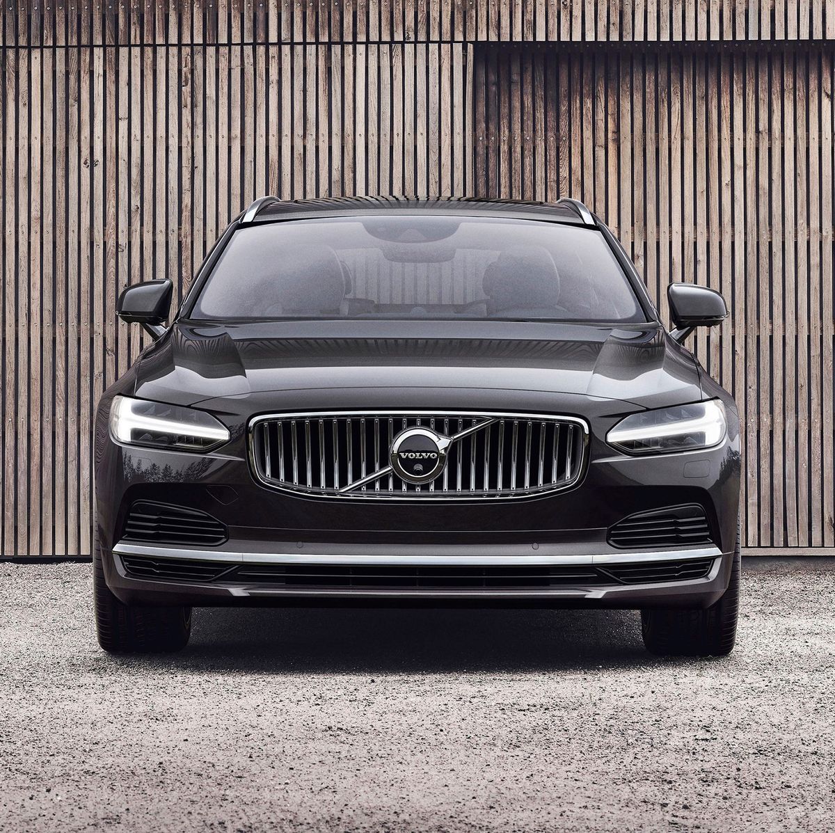 Volvo's S90 and V90 Get Mild-Hybrid Tech and an Exterior Refresh