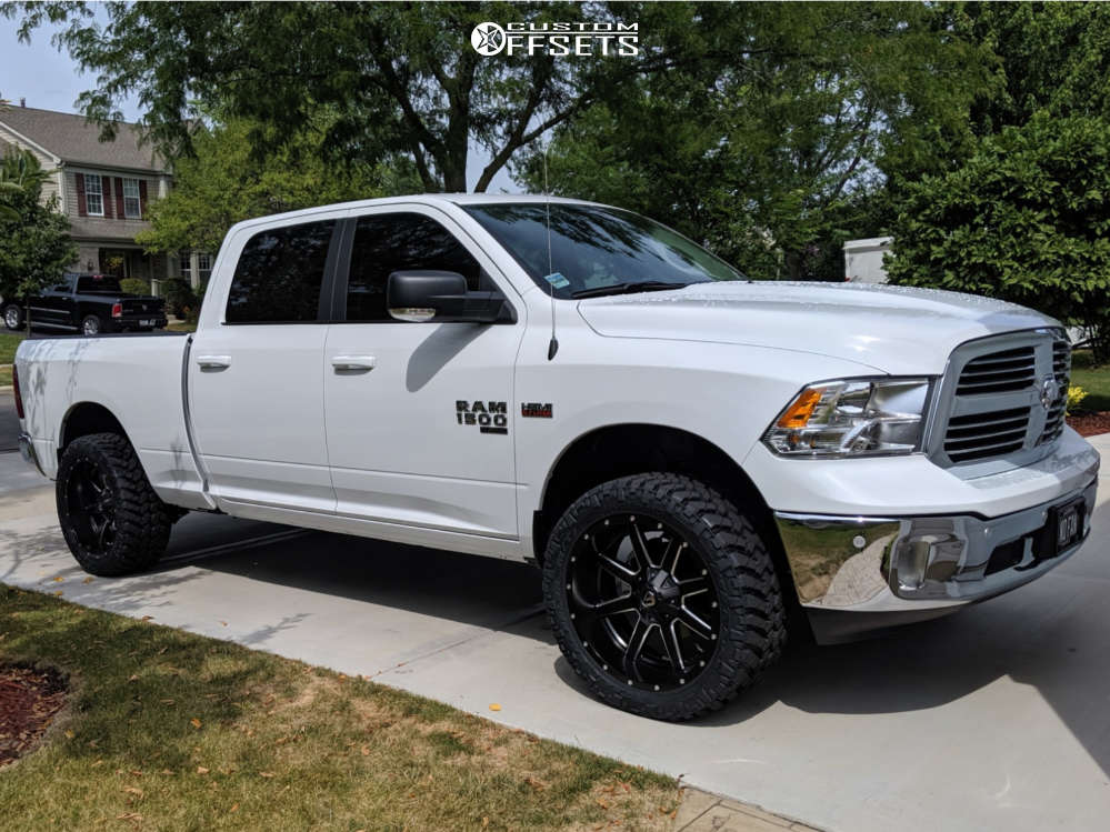 2019 Ram 1500 Classic with 22x10 -24 Fuel Maverick and 33/12.5R22 Nitto  Trail Grappler and Leveling Kit | Custom Offsets