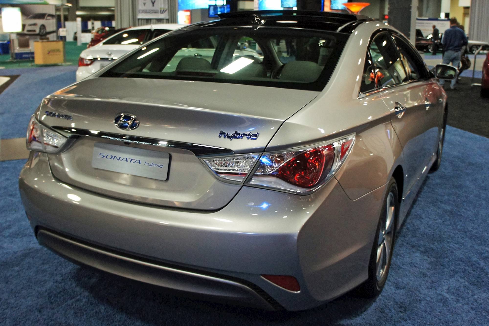 2014 Hyundai Sonata Hybrid 4-Door Sedan Limited