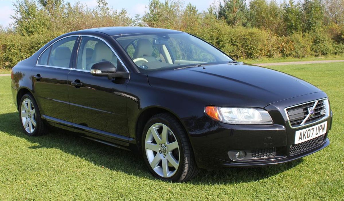 A Used Volvo S80 V8 Is An Understated Quick Saloon With The Potential For  Brutal Exhaust Noise