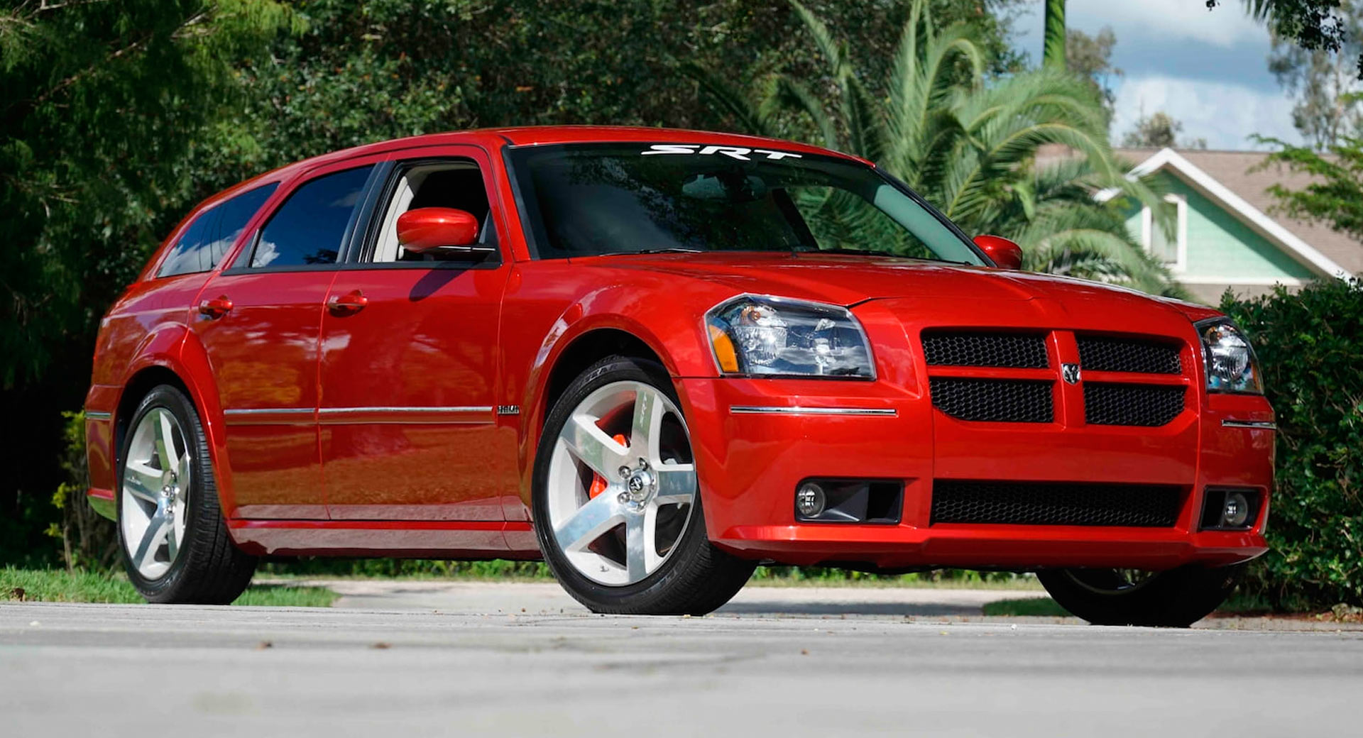 Forget The Durango And Buy This 2k Mile Dodge Magnum SRT8 Instead |  Carscoops