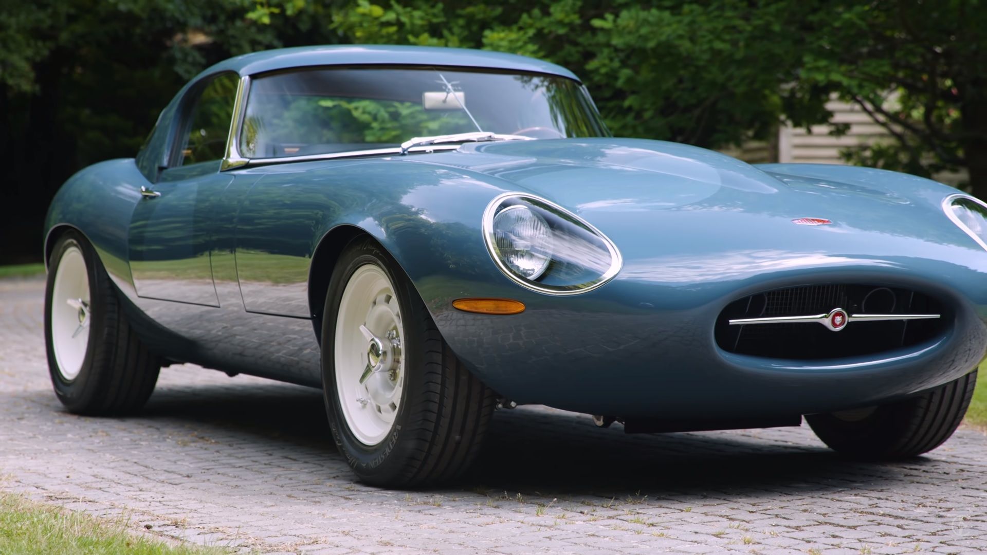 The Eagle E-Type Is Considered One of the World's Most Beautiful Cars -  This is How It's Built