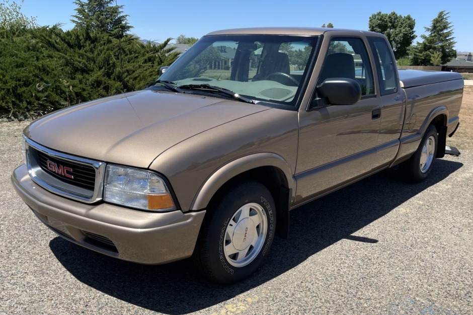 No Reserve: 2,900-Mile 2003 GMC Sonoma for sale on BaT Auctions - sold for  $19,050 on July 12, 2022 (Lot #78,471) | Bring a Trailer