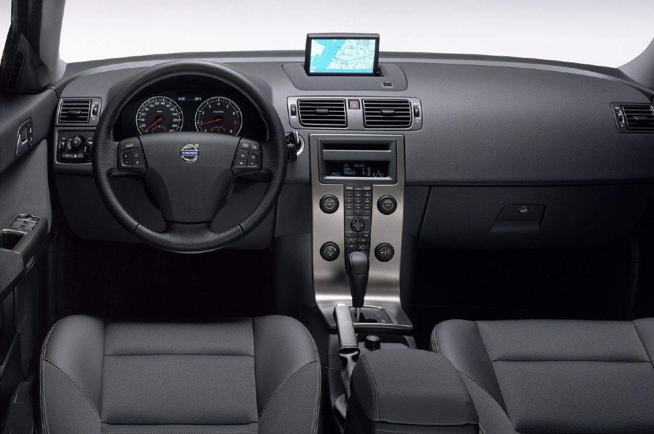 Volvo V50 – A Look Back at the Earlier Volvo Compact Car Line