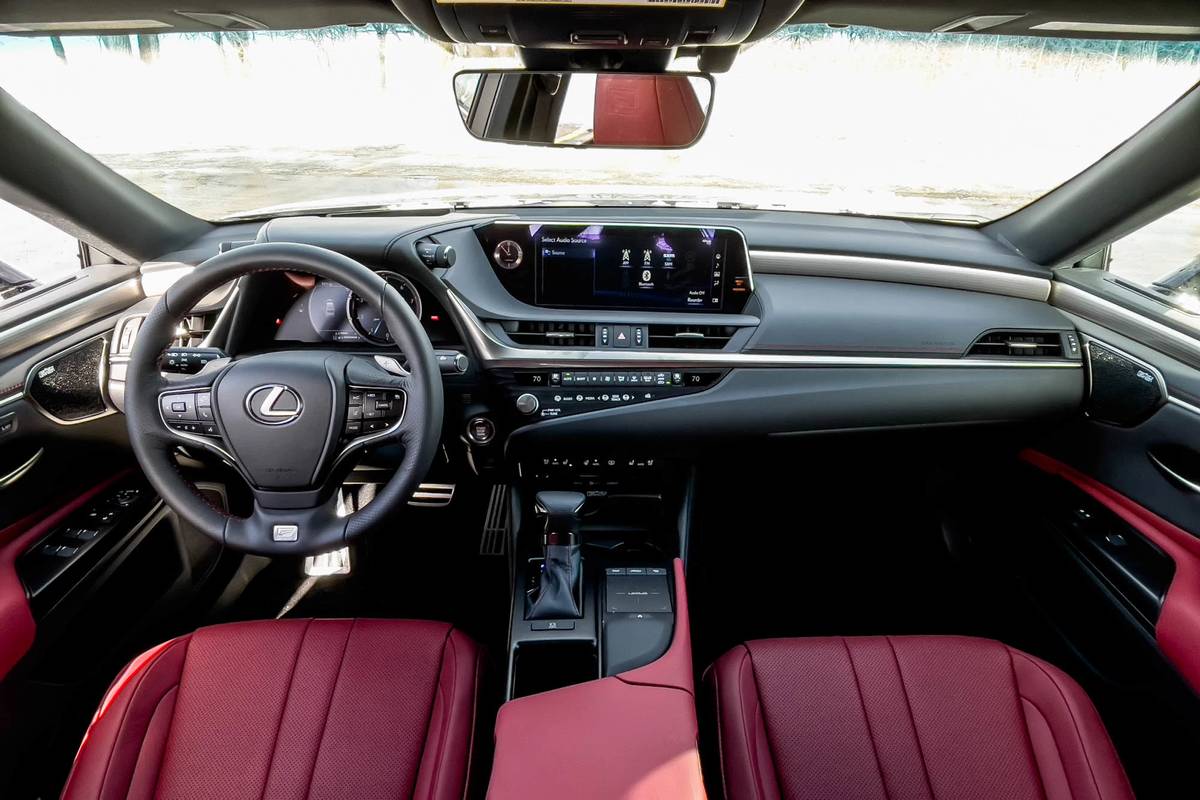 Is the 2021 Lexus ES 250 a Good Car? 4 Things We Like and 3 We're Not Crazy  About | Cars.com