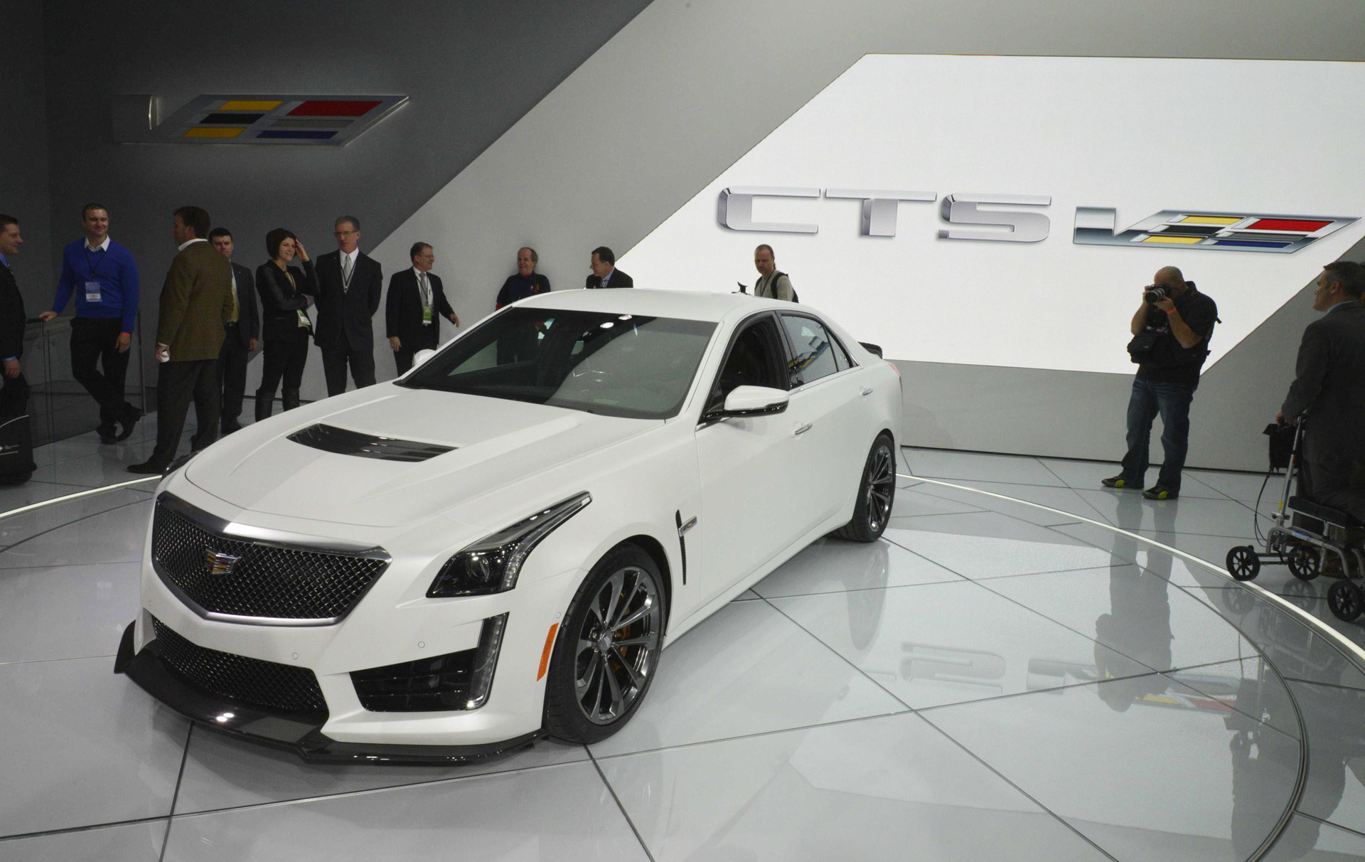 2016 Cadillac CTS-V Debuts In Detroit: Live Photos & Video