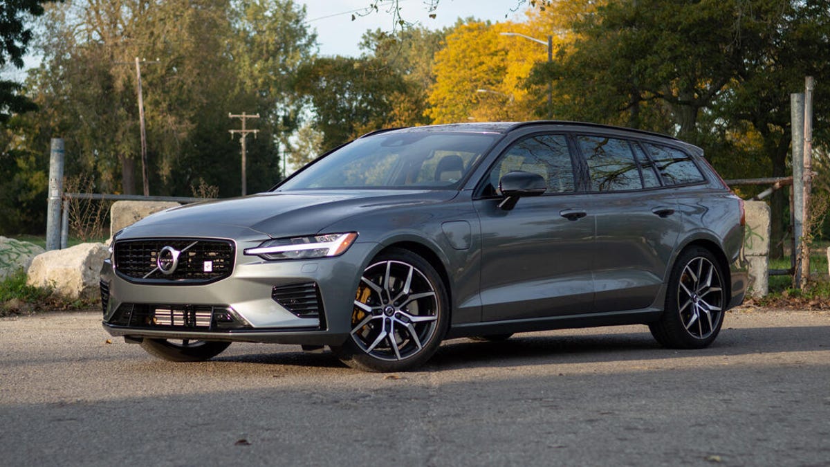 2020 Volvo V60 Polestar Engineered review: A potent plug-in performer - CNET
