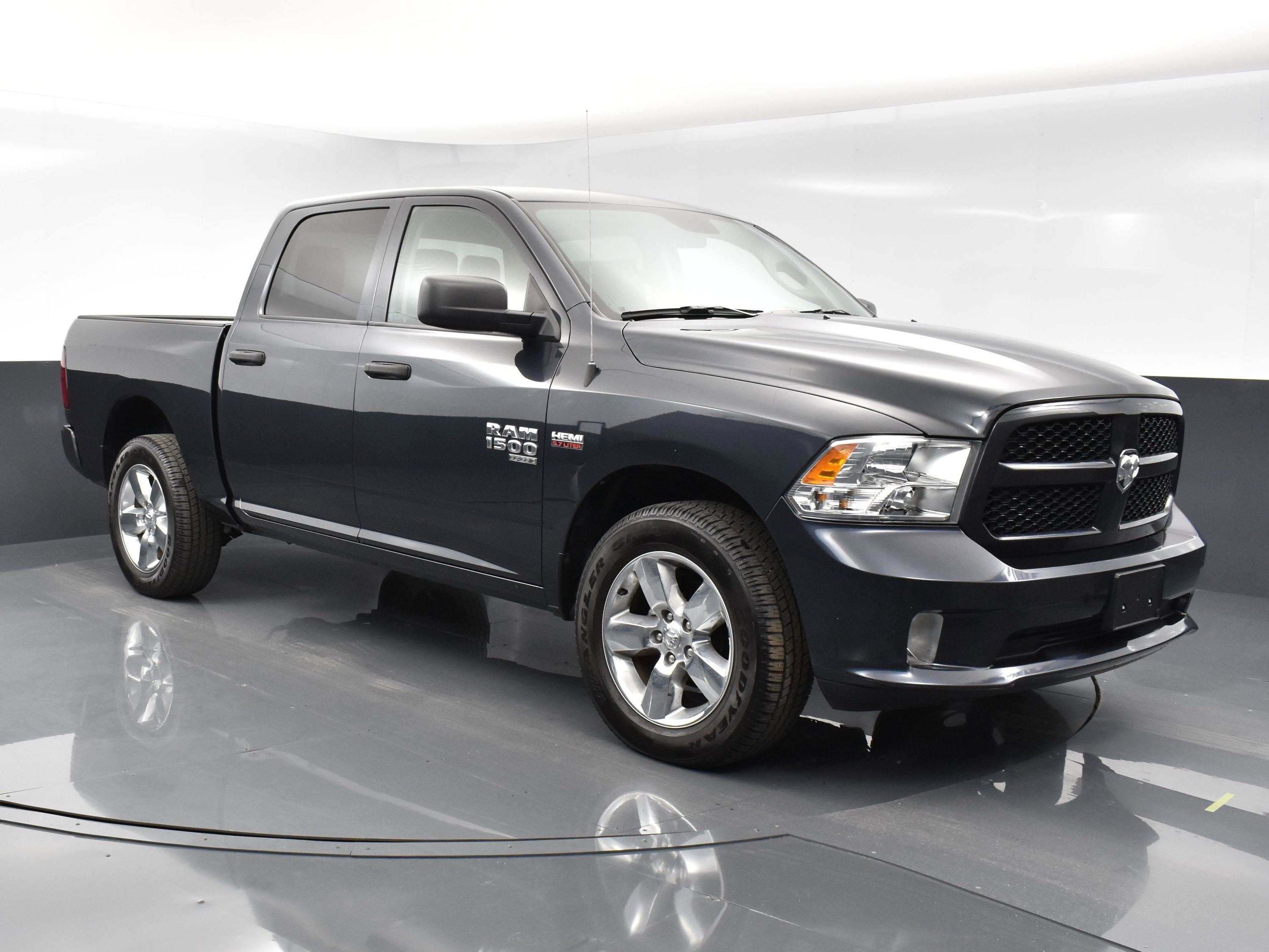 Pre-Owned 2019 Ram 1500 Classic Express Pickup for Sale #PB1262 | BMW of  Murrieta