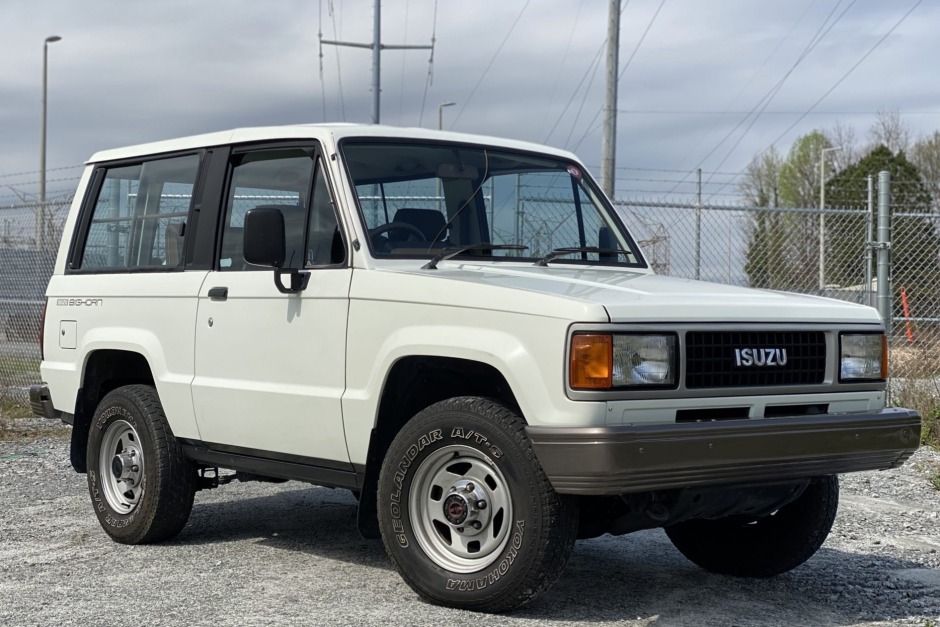 1990 Isuzu Trooper Bighorn 4×4 5-Speed for sale on BaT Auctions - sold for  $9,150 on April 22, 2021 (Lot #46,692) | Bring a Trailer