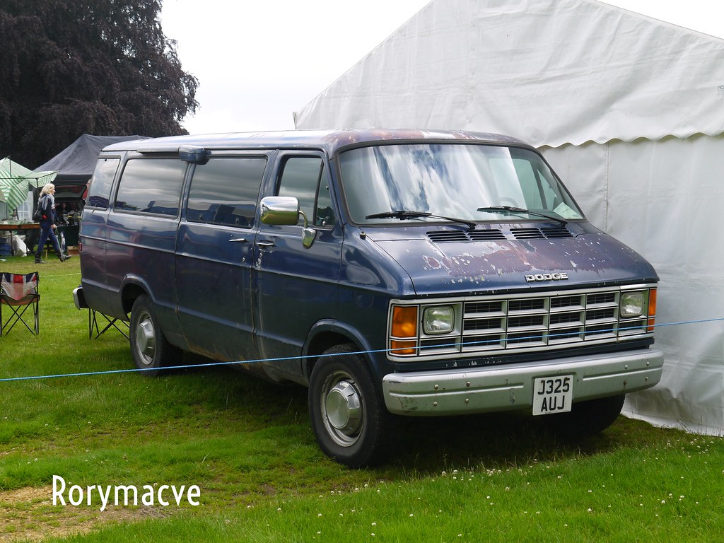 1991 Dodge Ram Van | Also known as the B-Series, the Dodge R… | Flickr