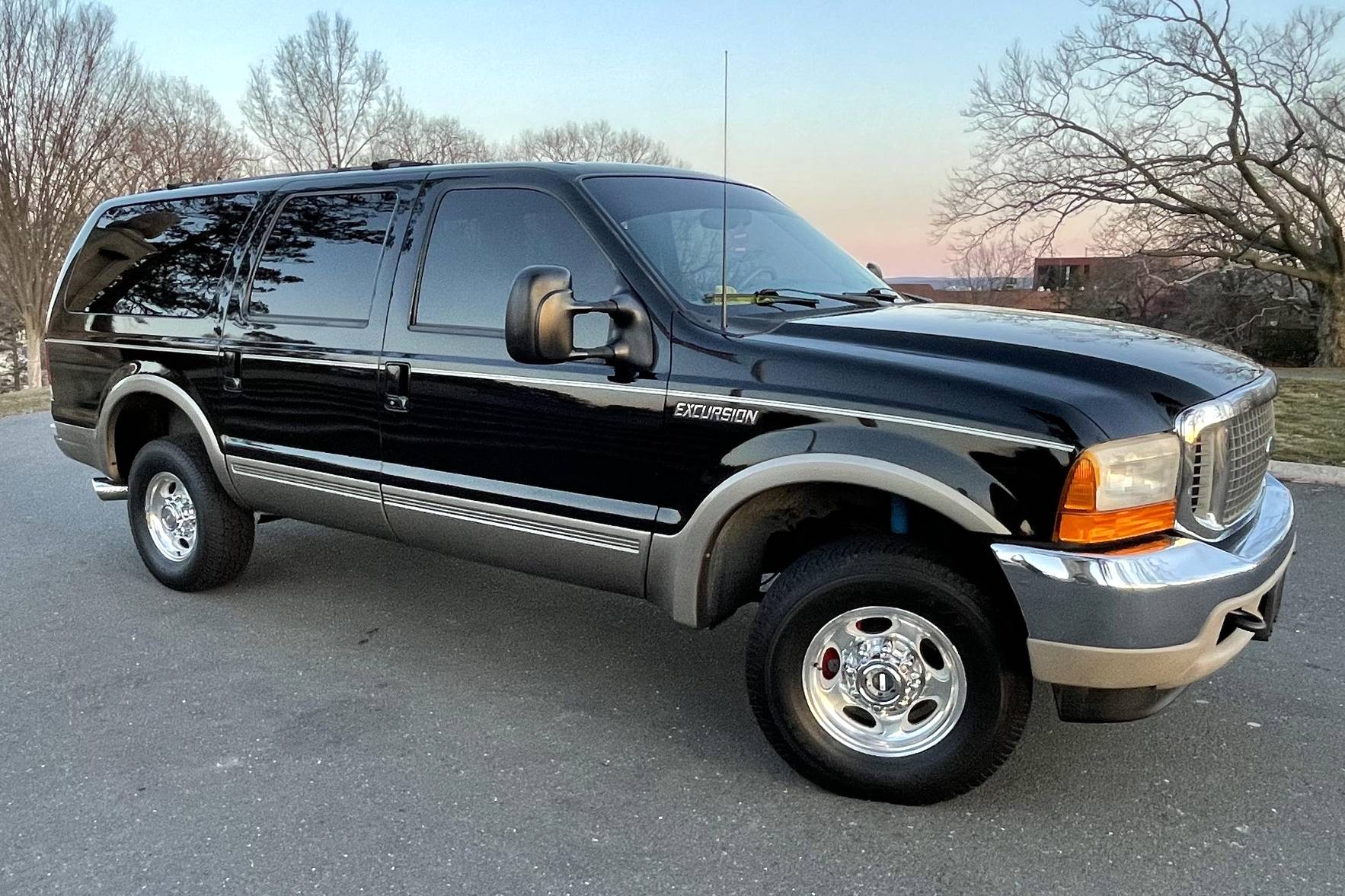 2000 Ford Excursion Limited 4x4 auction - Cars & Bids