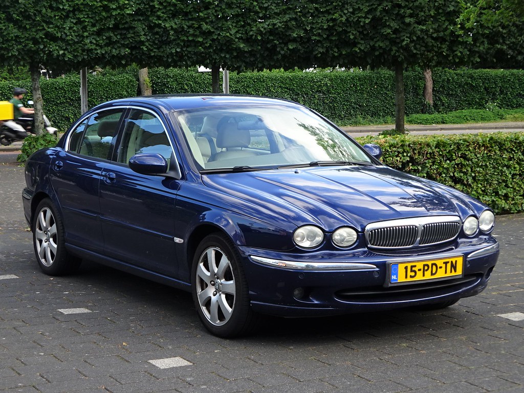 2004 Jaguar X-Type | The Jaguar X-Type was built from 2001 u… | Flickr