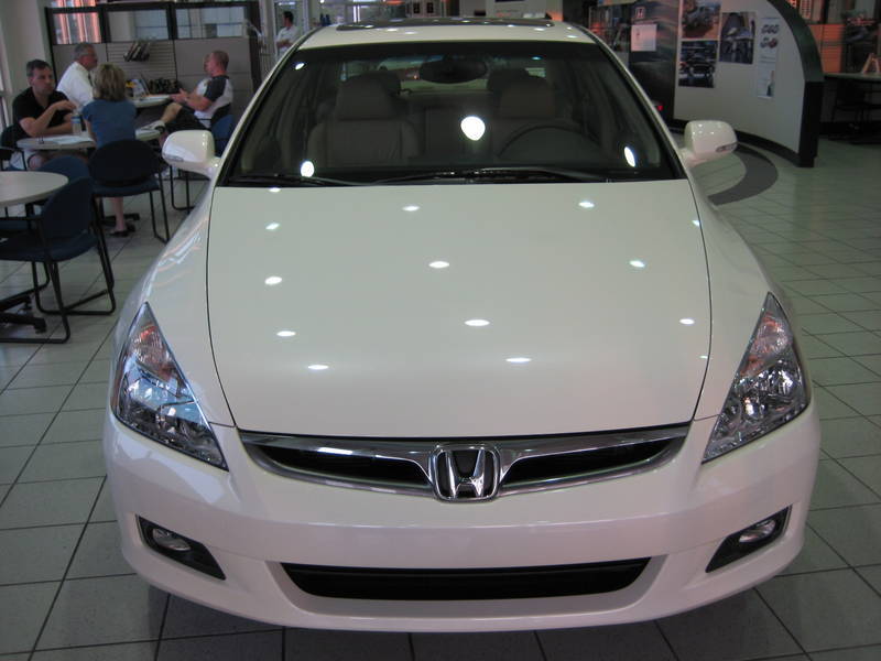 Pictures of 2007 Honda Accord Hybrid in Showroom before "Tigerhonaker" took  it HOME: - Electric Vehicle Forums
