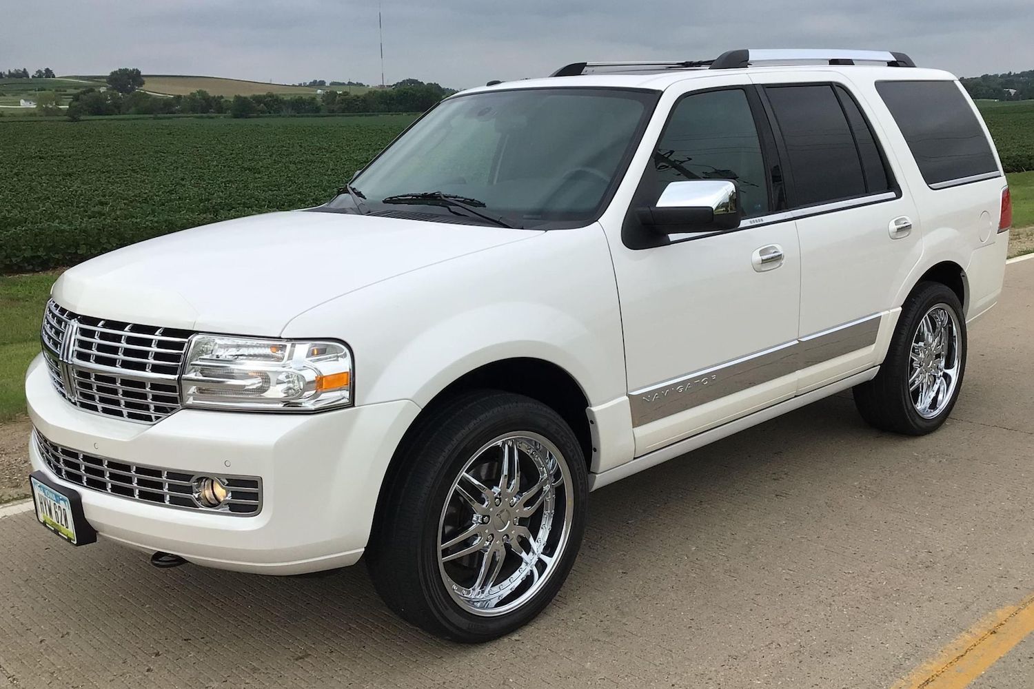2011 Lincoln Navigator With Just Over 6,000 Miles Up For Auction