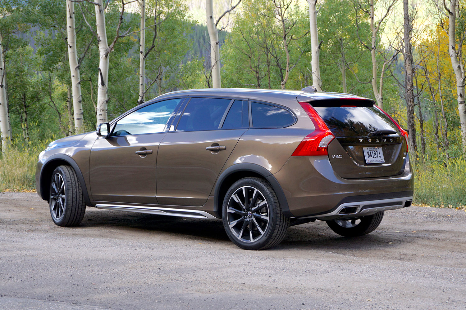 2017 Volvo V60 Cross Country: First Drive, Price, and More | Digital Trends