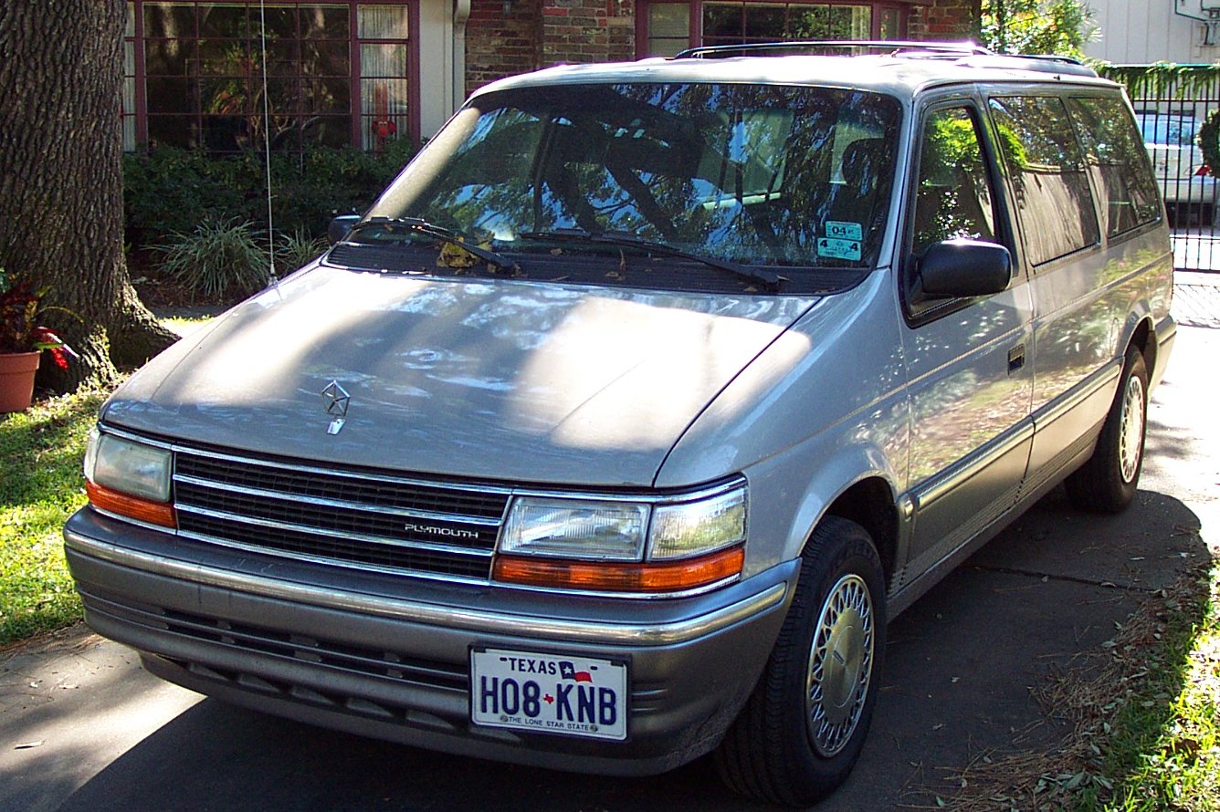 File:Plymouth Voyager 1992.jpg - Wikimedia Commons