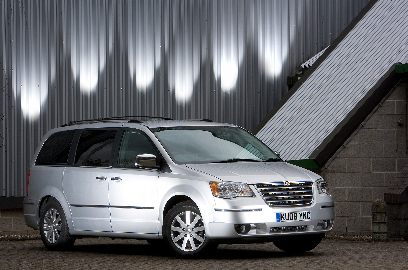 Chrysler Grand Voyager 2008-2015 Review (2023) | Autocar