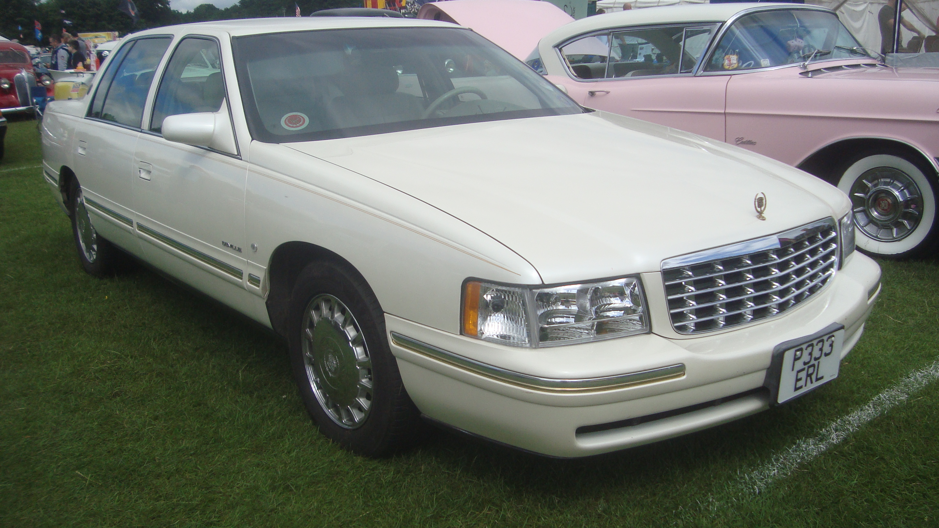 File:1999 Cadillac DeVille V8.jpg - Wikimedia Commons