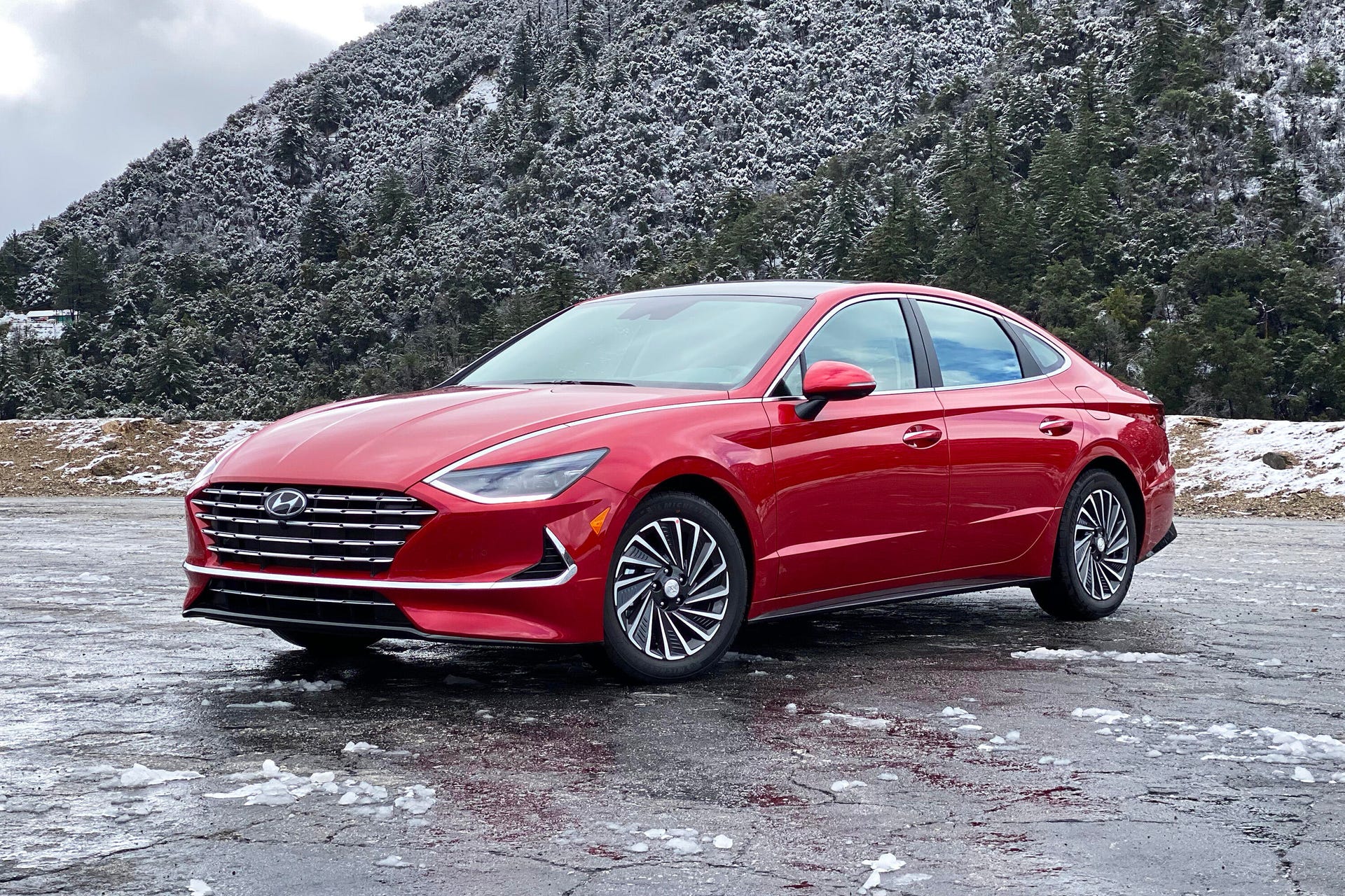 2020 Hyundai Sonata Hybrid first drive review: Fuel-sippin' in style - CNET