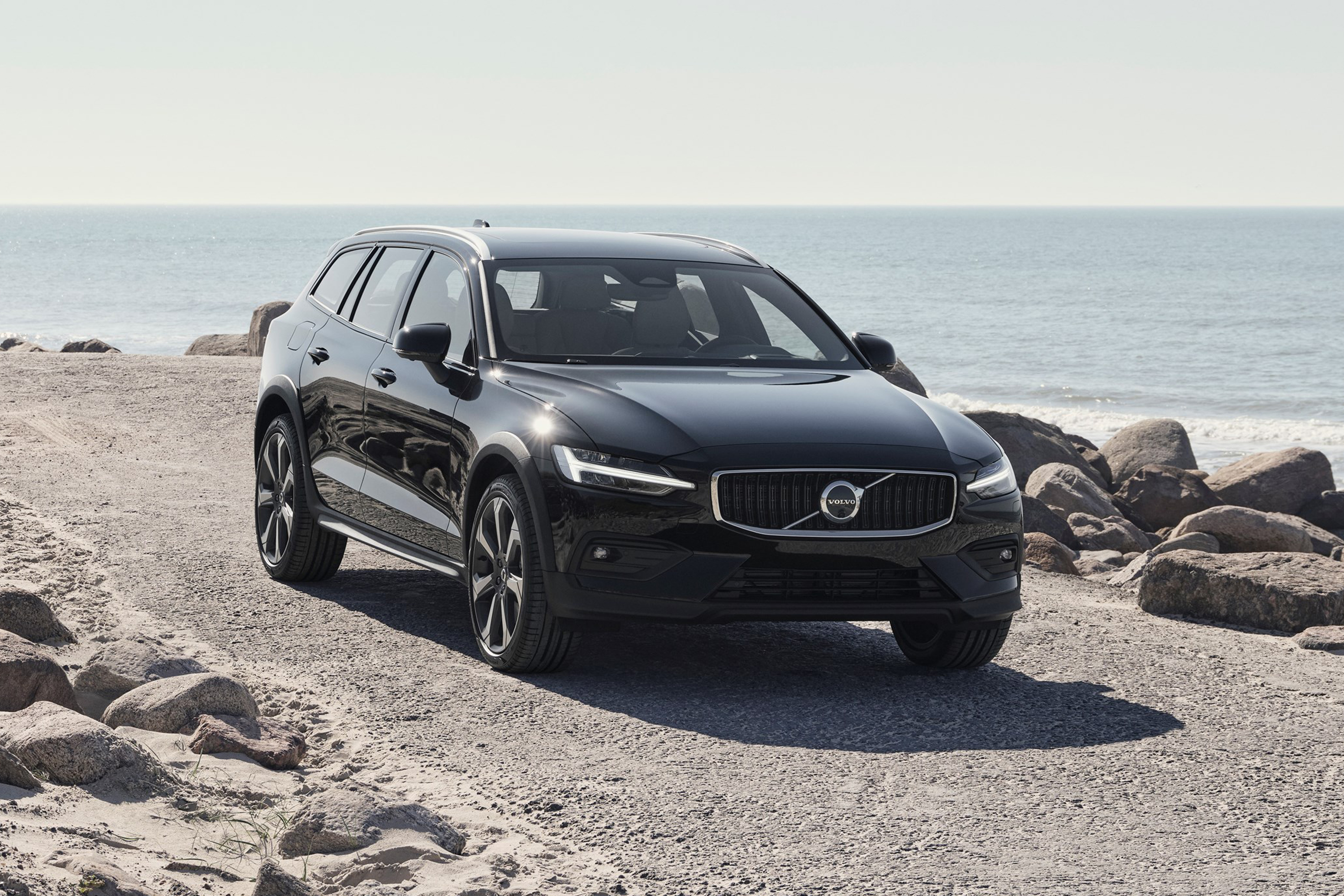 2022 Volvo V60 Cross Country Review: A Luxury All-Weather Wagon