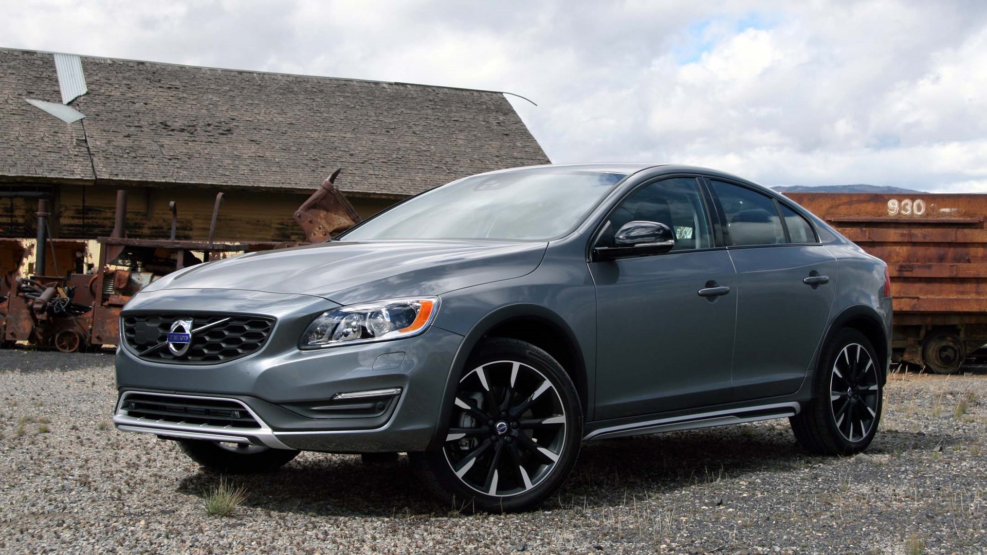 2017 Volvo S60 Cross Country First Drive Review | AutoTrader.ca