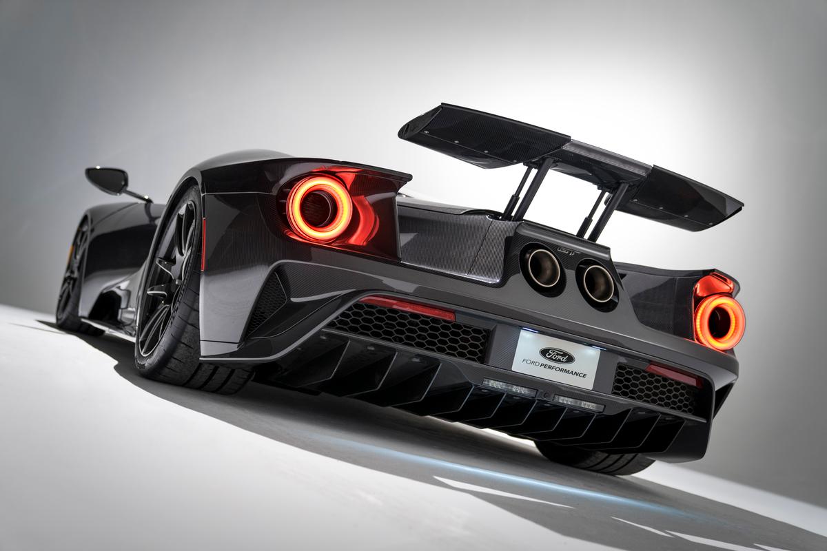 Feast your eyes on the new "Liquid Carbon" Ford GT
