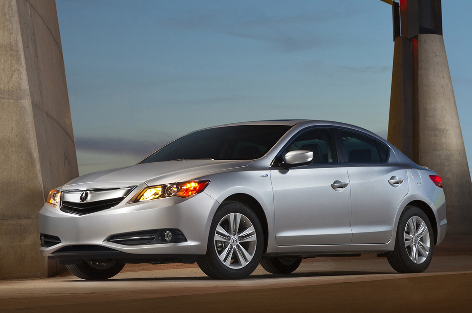 2014 Acura ILX Hybrid Priced at $29,795, Tech Package at $35,495