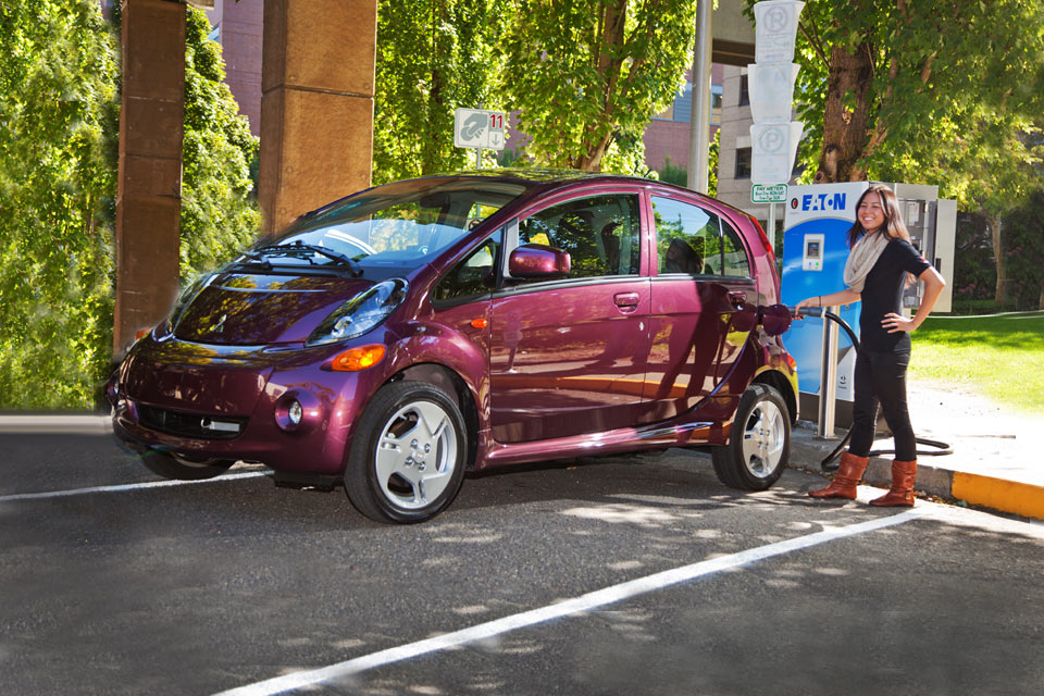 2012 Mitsubishi i MiEV Review | Best Car Site for Women | VroomGirls